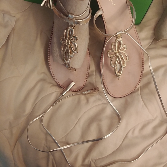 COPY - Lilly Pulitzer Sandals - Picture 6 of 6